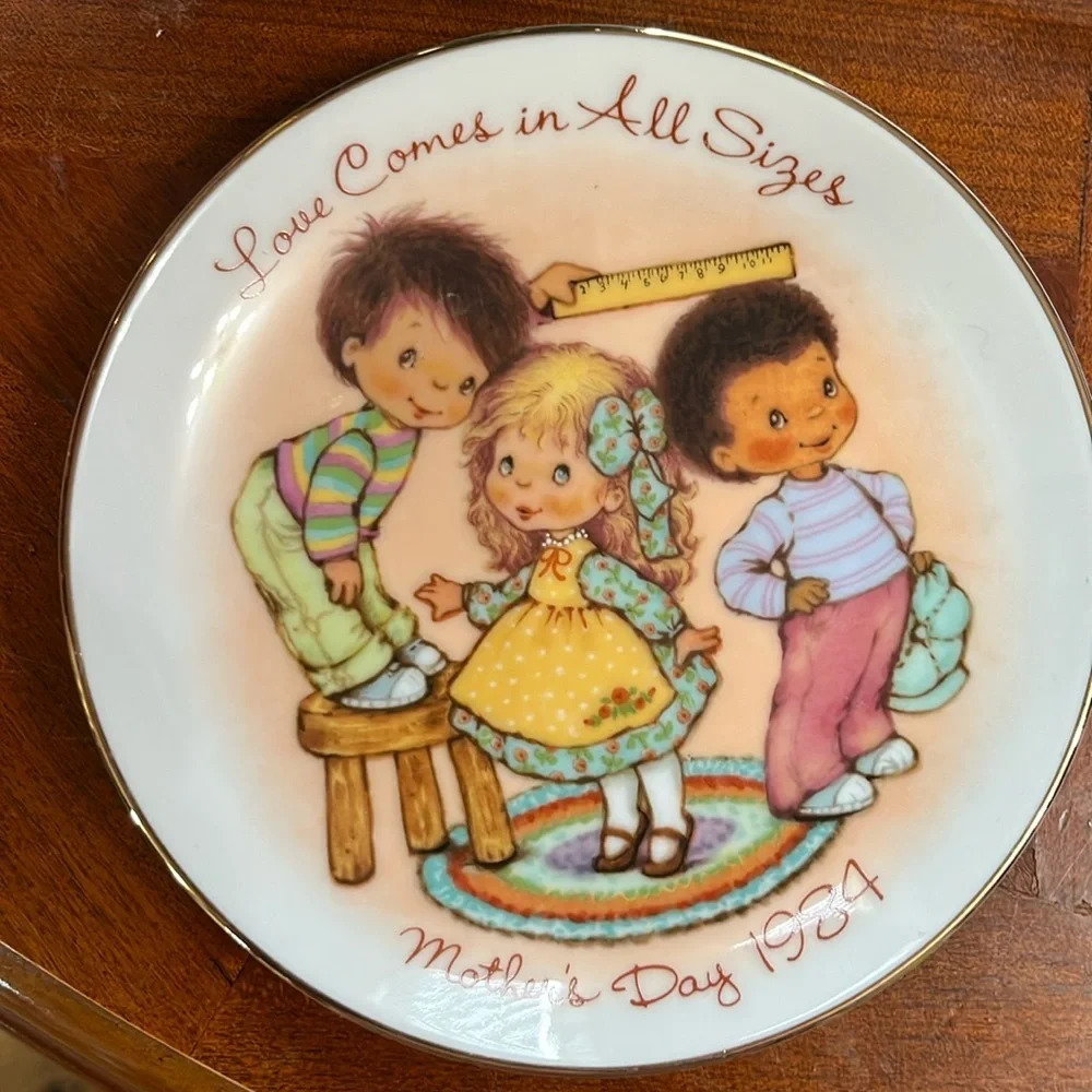 Vintage Mother’s Day Decorative Plate Avon 1984